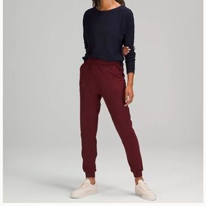 Lululemon stretch high-rise jogger pant - red merlot